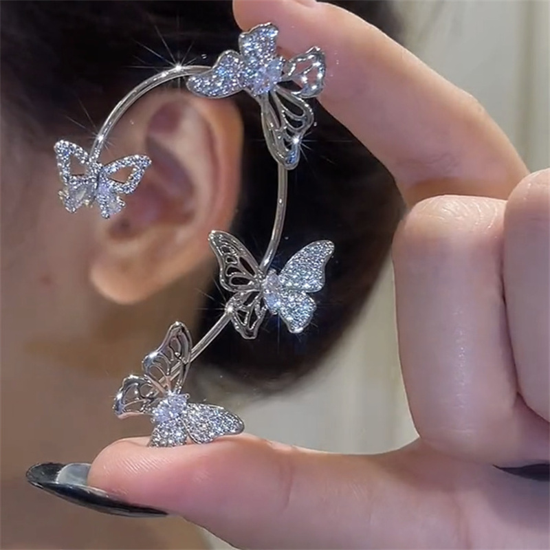 Women'S Elegant Butterfly Ear Cuffs - No-Piercing Ear Hooks, Synthetic Gemstone Accents, Everyday & Formal Jewelry for Parties, Weddings, Everyday Outfits - Non-Piercing Ear Clips for Sensitive Light Beige, Party Accessories, Whimsical Design, Delicate Cr